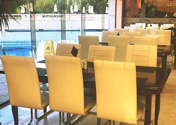 Хотел Flamingo Sunny 4*