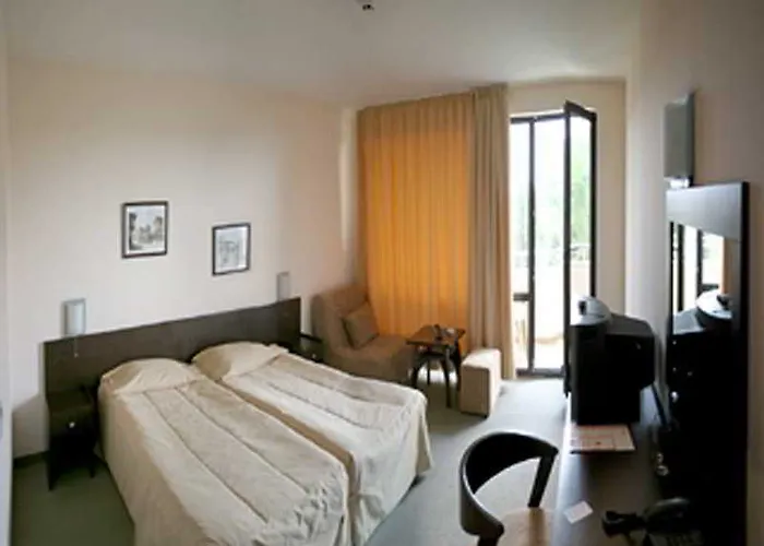 Хотел Flamingo Sunny 4*