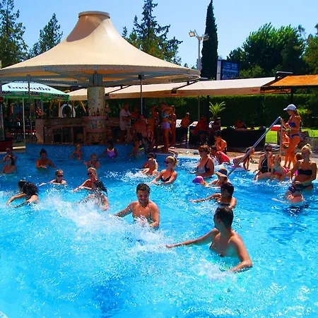 Flamingo Sunny فندق 4*