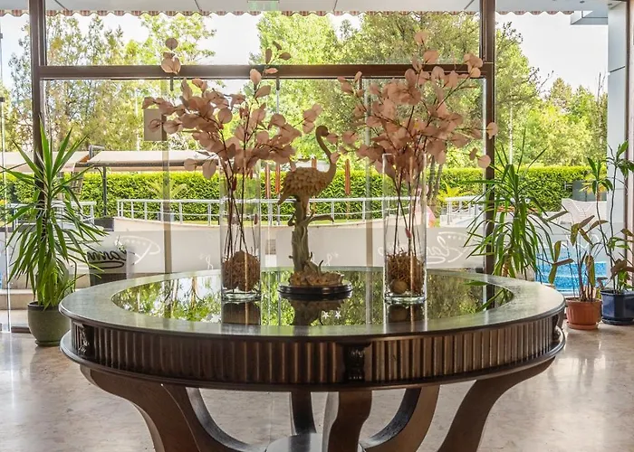 Flamingo Sunny מלון