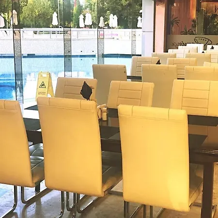 Hotell Flamingo Sunny 4*